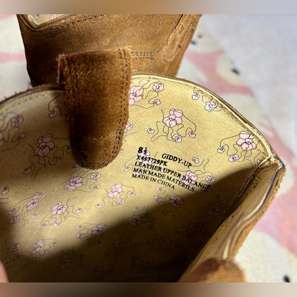 Roxy Tan Suede Western-Style Boots with Floral Lining - Picture 4 of 5